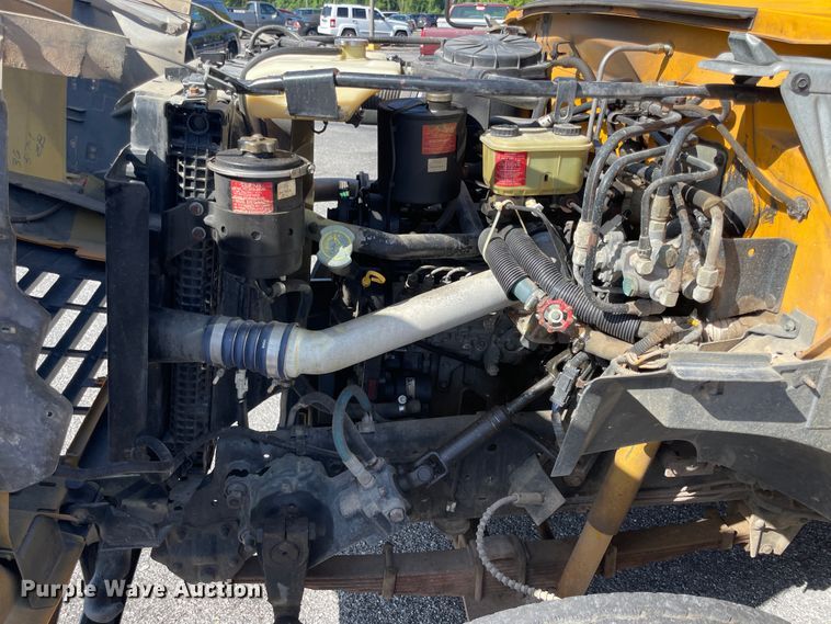 image for item JQ9724 1997 Ford B800  school bus