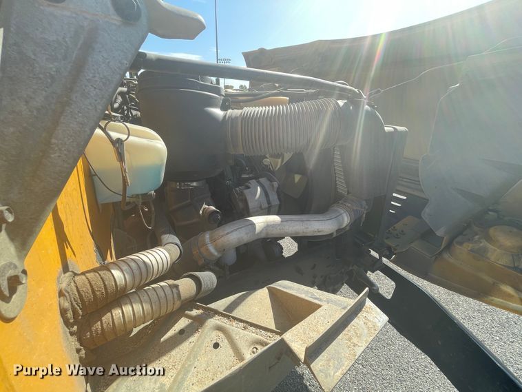 image for item JQ9724 1997 Ford B800  school bus