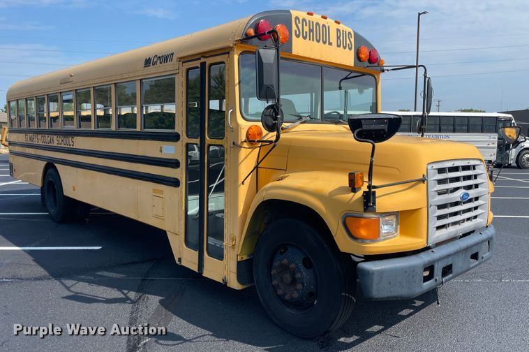 image for item JQ9748 1996 Ford B800  school bus