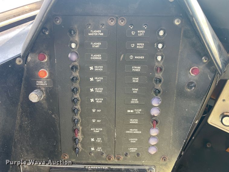 image for item JQ9748 1996 Ford B800  school bus