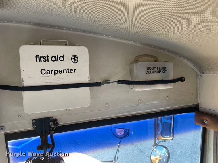 image for item JQ9748 1996 Ford B800  school bus