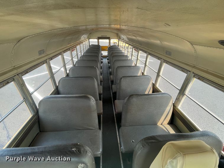 image for item JQ9748 1996 Ford B800  school bus