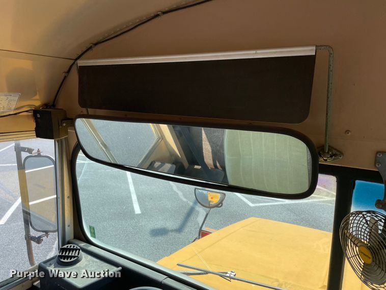 image for item JQ9750 1993 Ford B700  school bus