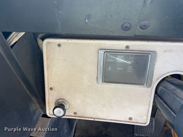 image for item JQ9750 1993 Ford B700  school bus