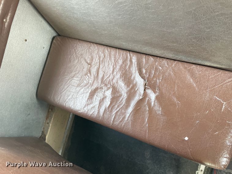 image for item JQ9750 1993 Ford B700  school bus