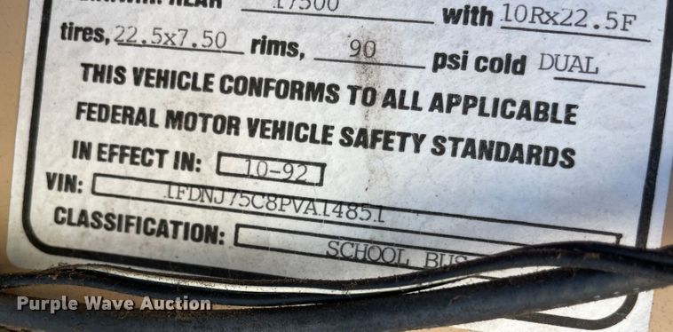 image for item JQ9750 1993 Ford B700  school bus