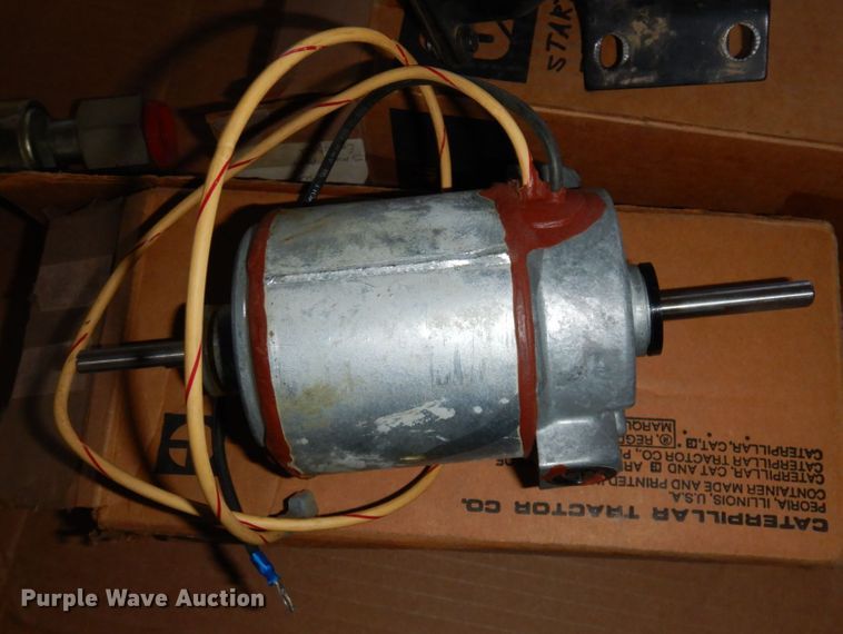 image for item JZ9863 Caterpillar motor grader parts