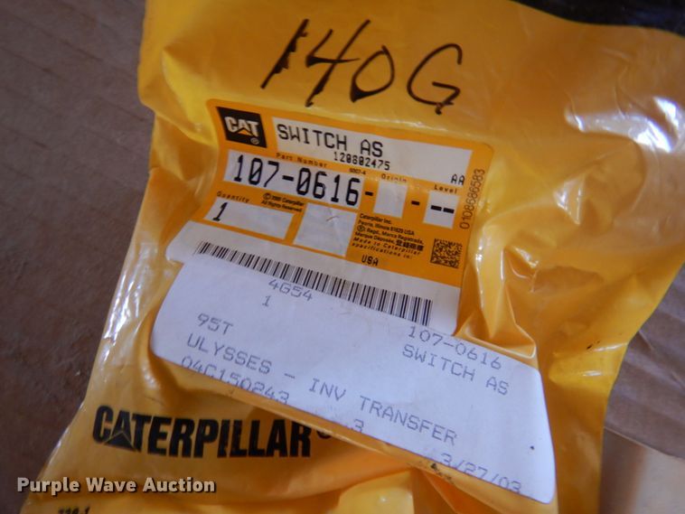 image for item JZ9863 Caterpillar motor grader parts