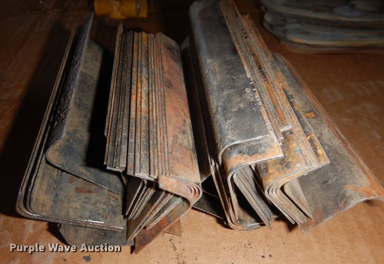 image for item JZ9863 Caterpillar motor grader parts