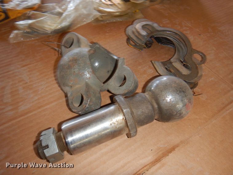 image for item JZ9863 Caterpillar motor grader parts