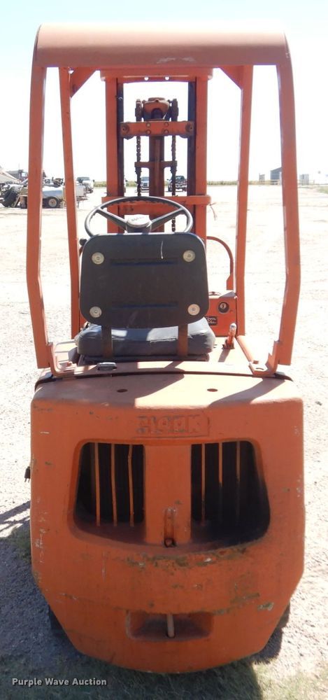 image for item JZ9864 Clark C500S30  forklift
