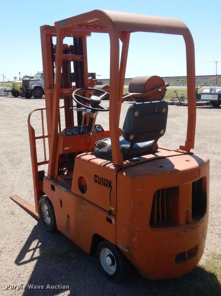 image for item JZ9864 Clark C500S30  forklift