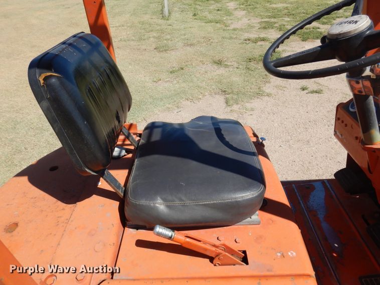 image for item JZ9864 Clark C500S30  forklift