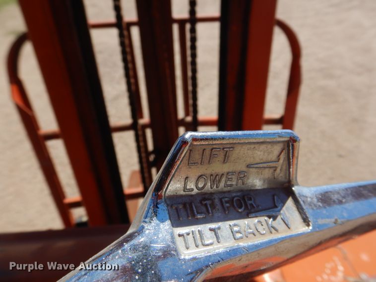 image for item JZ9864 Clark C500S30  forklift