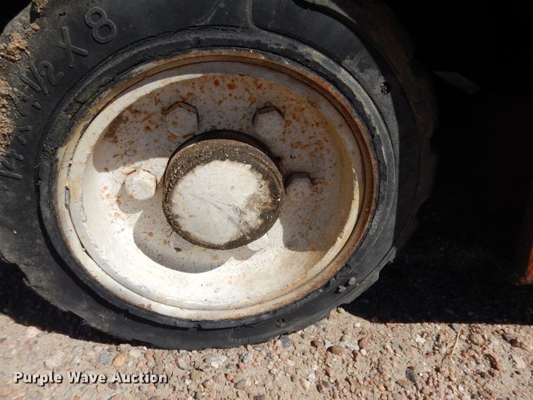 image for item JZ9864 Clark C500S30  forklift