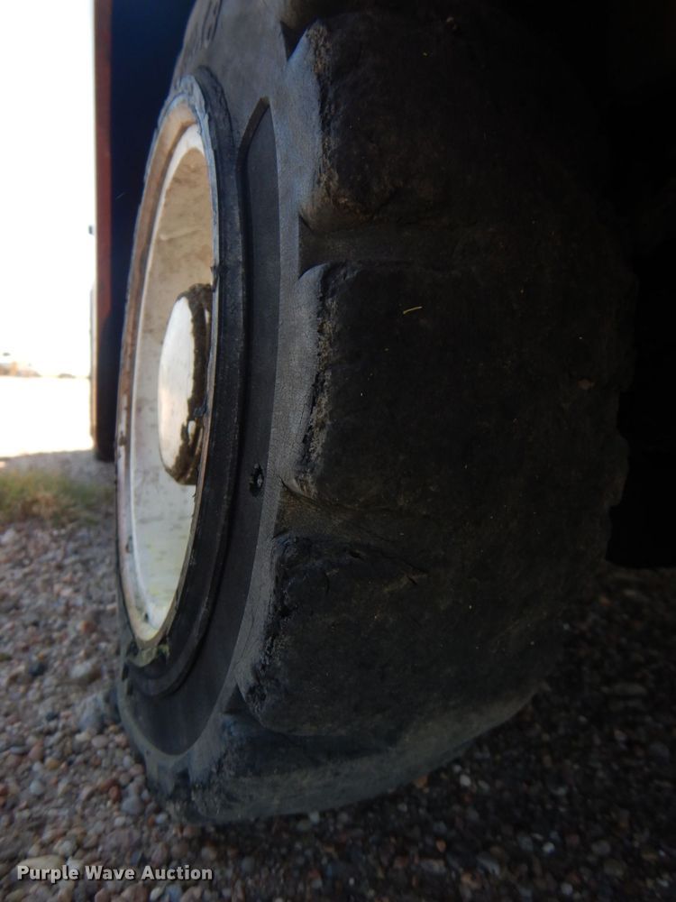 image for item JZ9864 Clark C500S30  forklift