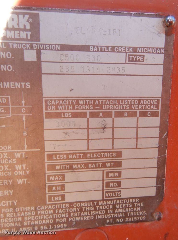 image for item JZ9864 Clark C500S30  forklift