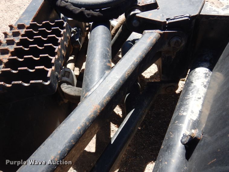 image for item JZ9866 Caterpillar BA18  skid steer broom