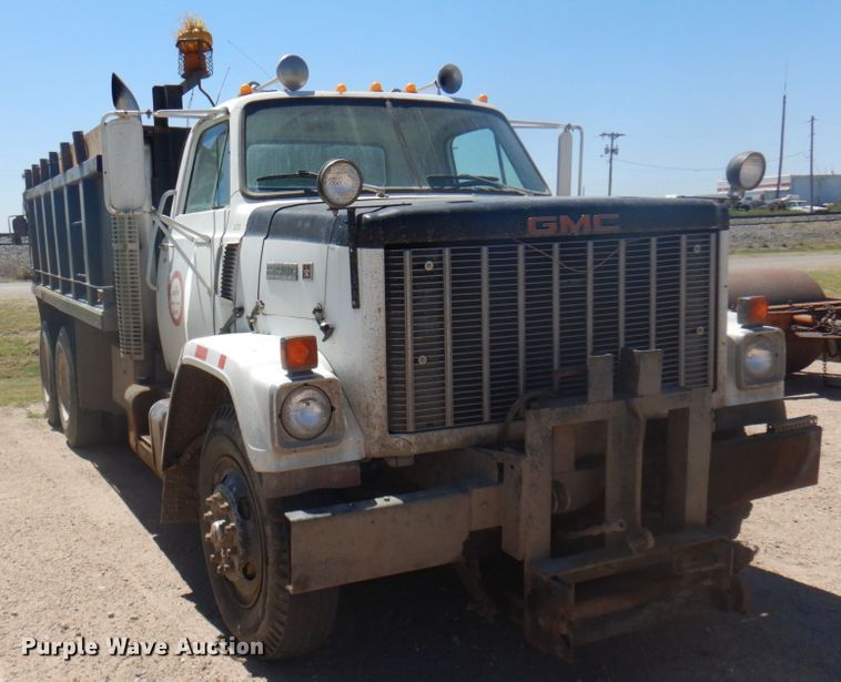 image for item JZ9874 1981 GMC Brigadier  dump truck