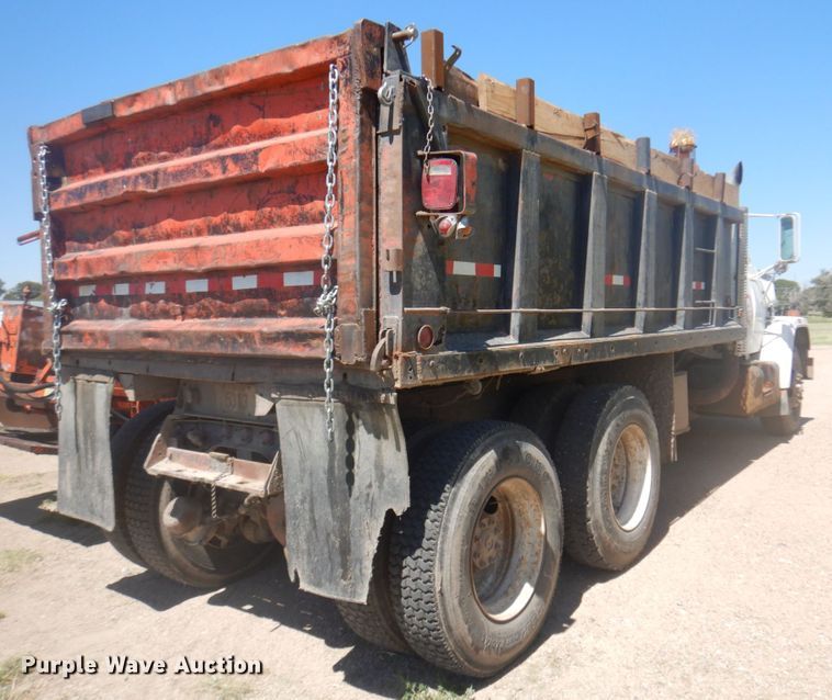 image for item JZ9874 1981 GMC Brigadier  dump truck