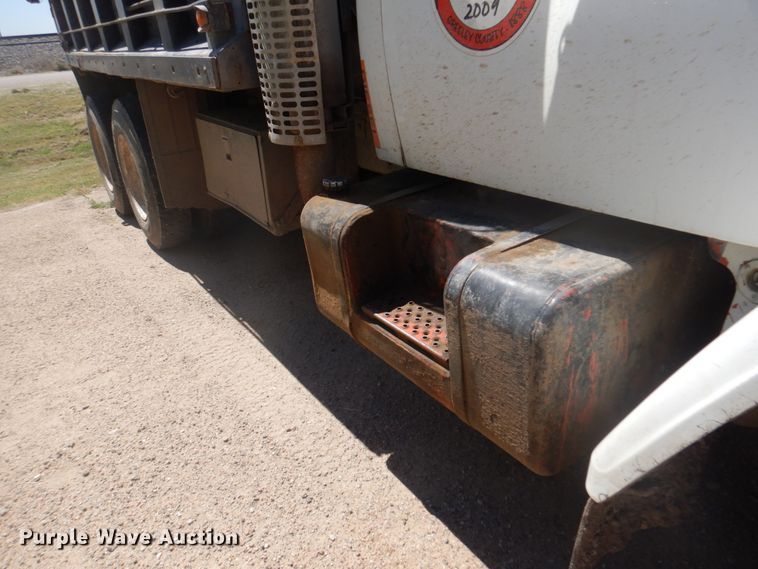 image for item JZ9874 1981 GMC Brigadier  dump truck