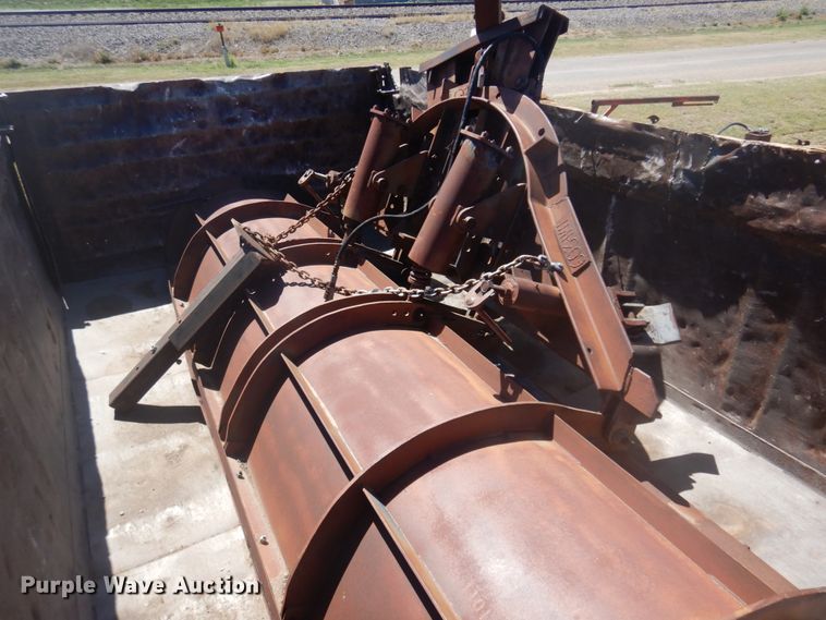 image for item JZ9874 1981 GMC Brigadier  dump truck