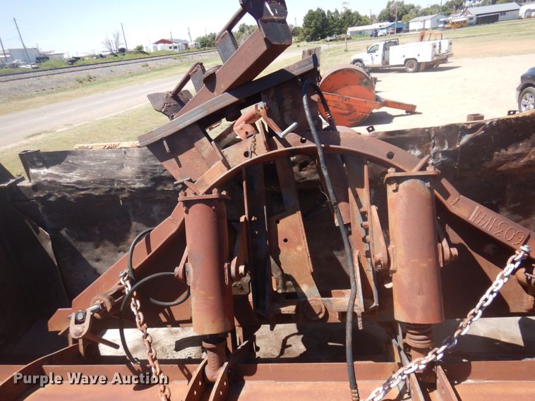 image for item JZ9874 1981 GMC Brigadier  dump truck