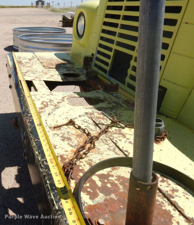 image for item JZ9875 1970 International Loadstar 1600  water truck