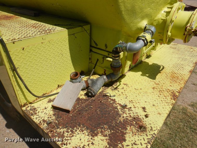 image for item JZ9875 1970 International Loadstar 1600  water truck