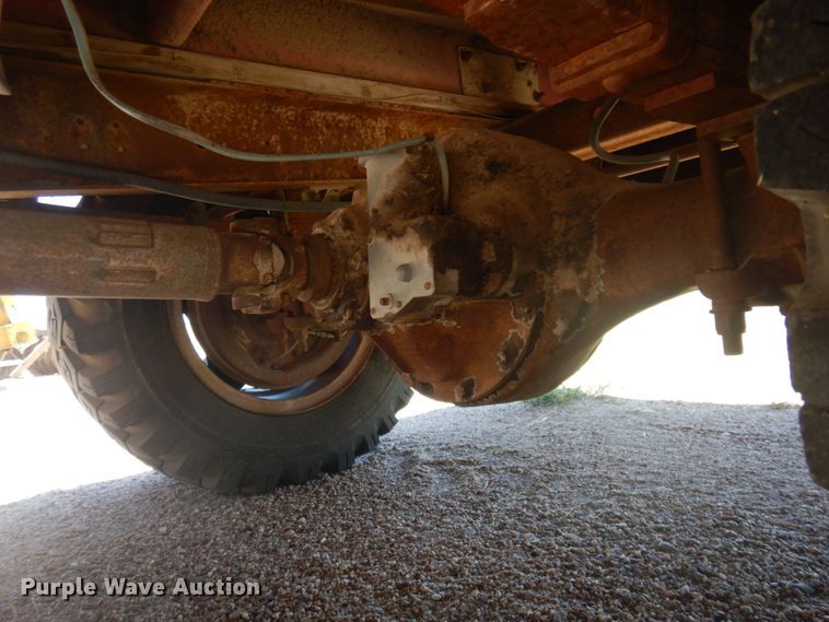 image for item JZ9875 1970 International Loadstar 1600  water truck