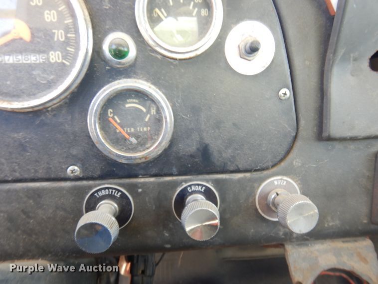 image for item JZ9875 1970 International Loadstar 1600  water truck