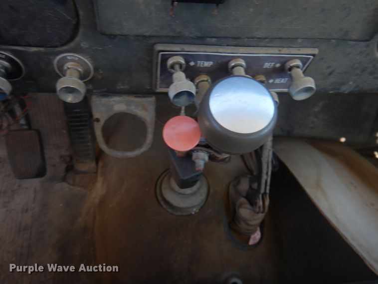 image for item JZ9875 1970 International Loadstar 1600  water truck