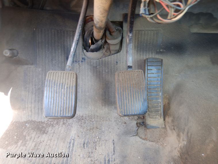 image for item JZ9875 1970 International Loadstar 1600  water truck