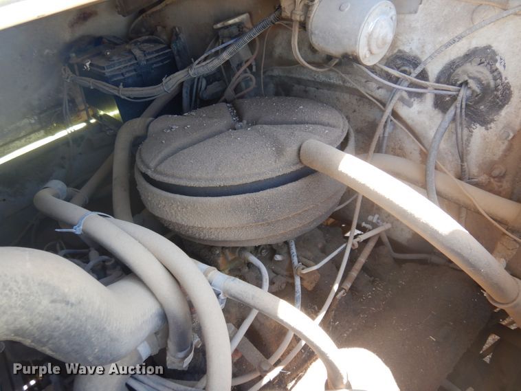 image for item JZ9875 1970 International Loadstar 1600  water truck