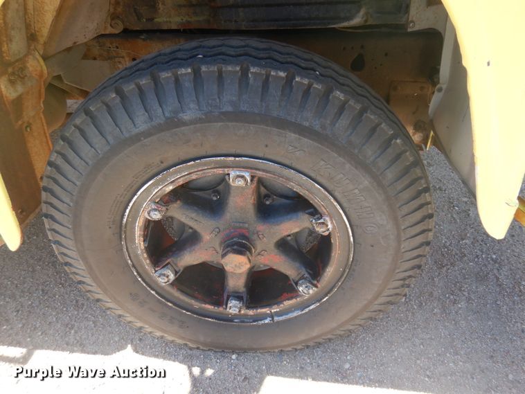 image for item JZ9875 1970 International Loadstar 1600  water truck