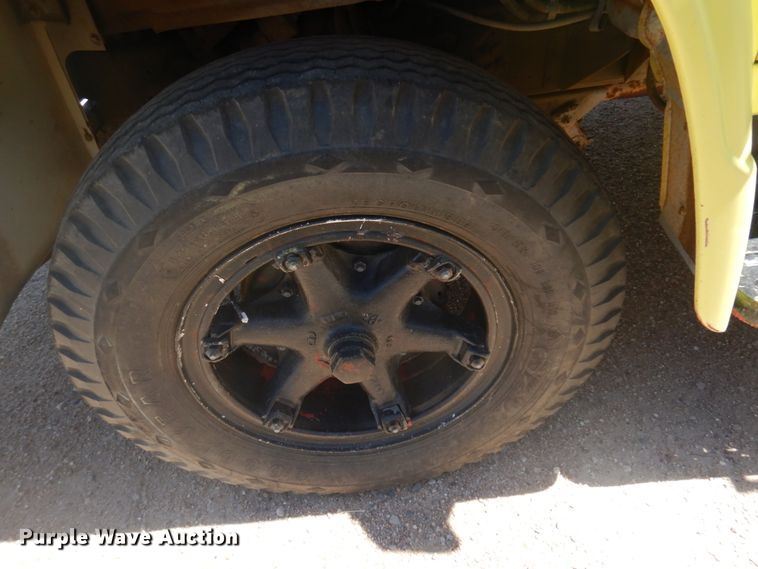 image for item JZ9875 1970 International Loadstar 1600  water truck