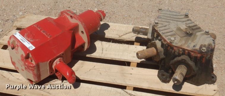 image for item JZ9881 (2) Bush Hog gearboxes
