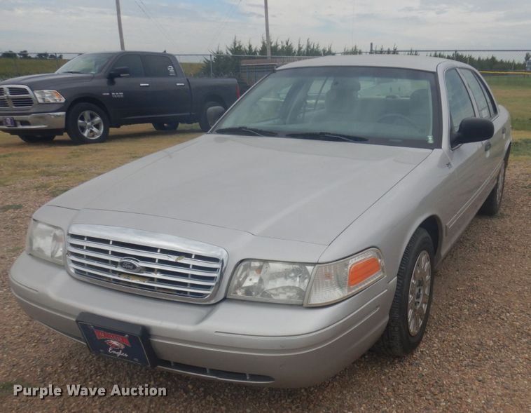 image for item JZ9893 2004 Ford Crown Victoria
