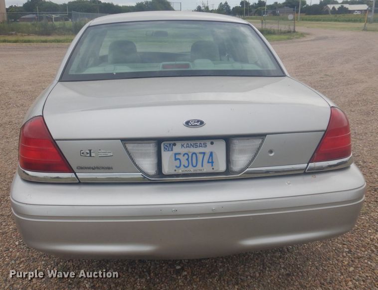 image for item JZ9893 2004 Ford Crown Victoria