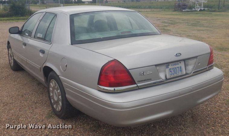 image for item JZ9893 2004 Ford Crown Victoria