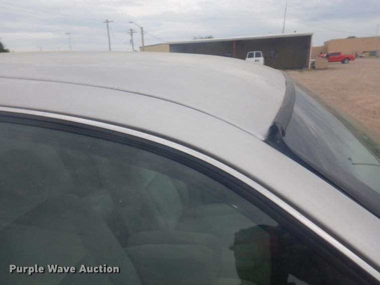 image for item JZ9893 2004 Ford Crown Victoria