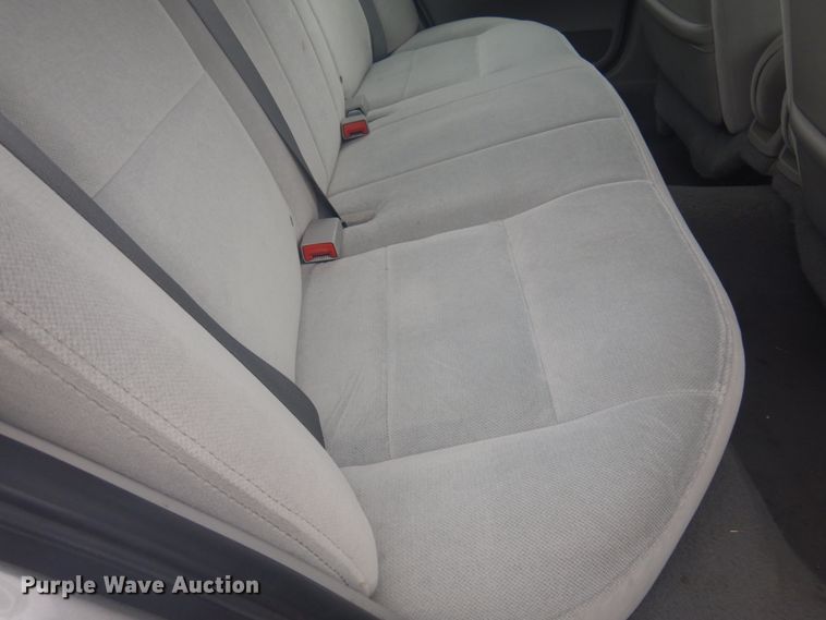 image for item JZ9893 2004 Ford Crown Victoria