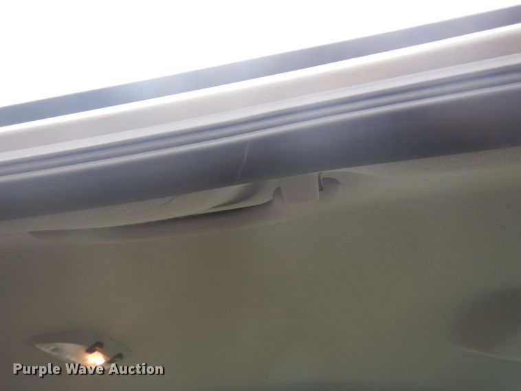 image for item JZ9893 2004 Ford Crown Victoria