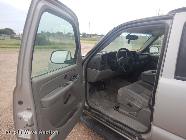 image for item JZ9894 2006 Chevrolet Suburban  SUV