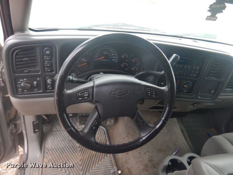 image for item JZ9894 2006 Chevrolet Suburban  SUV