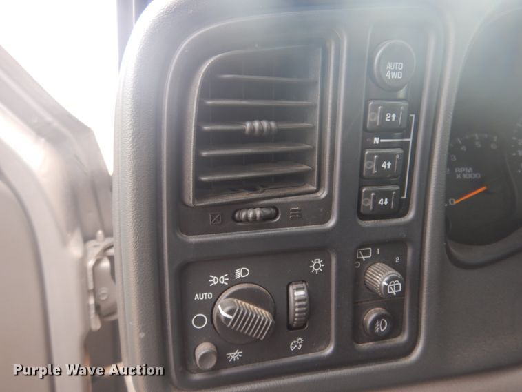 image for item JZ9894 2006 Chevrolet Suburban  SUV