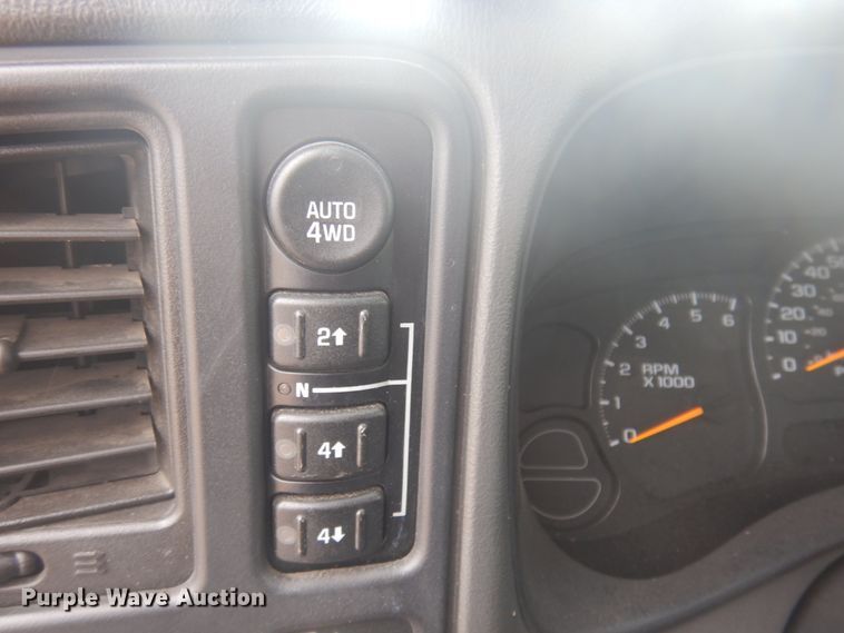 image for item JZ9894 2006 Chevrolet Suburban  SUV