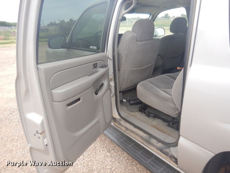 image for item JZ9894 2006 Chevrolet Suburban  SUV