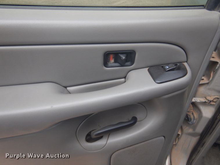 image for item JZ9894 2006 Chevrolet Suburban  SUV