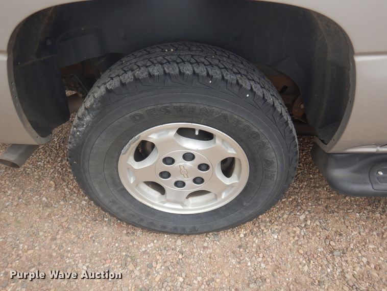 image for item JZ9894 2006 Chevrolet Suburban  SUV